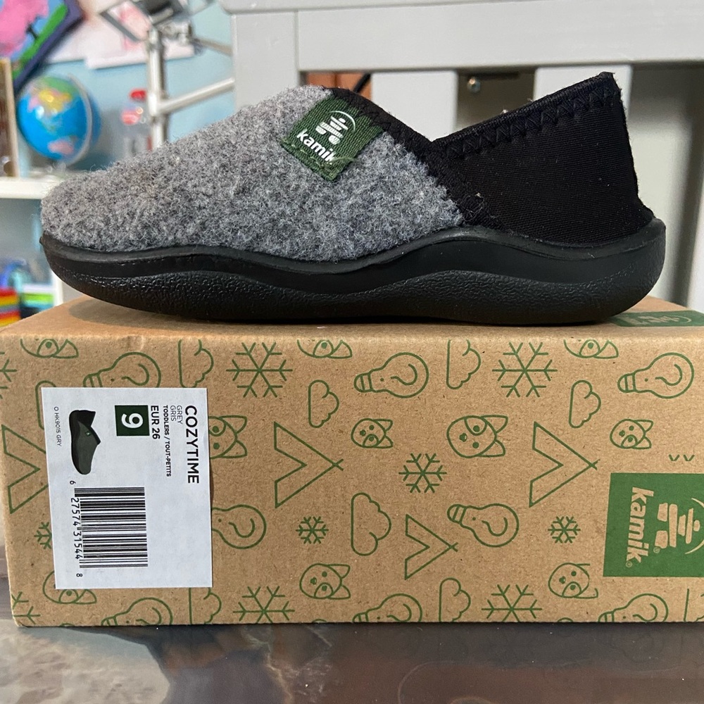 kamik cozytime toddler grey houseshoes/ slippers size 9